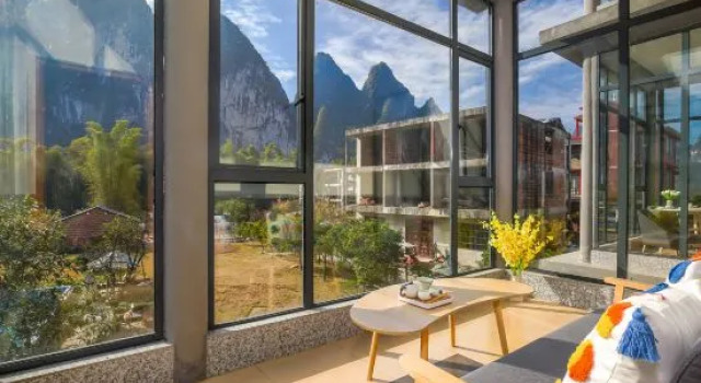 Lijiang Xieshengyuan Inn, Rezerwuj Hotel Hotele w Yangshuo z parkingiem, Parking