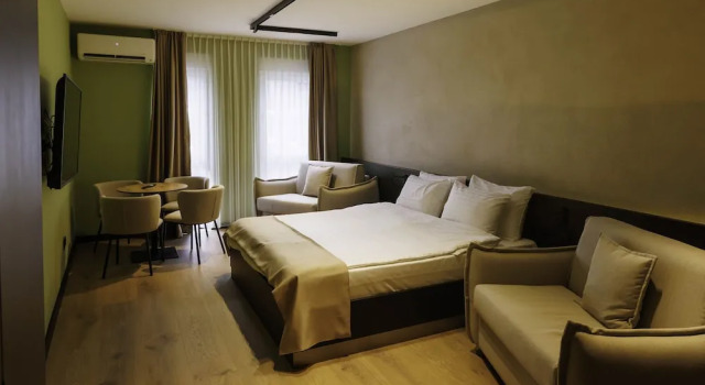 Четырёхместный семейный номер Standard 1863 Boutique Hotel