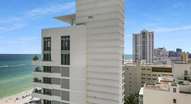 Студия FontaineBleau Resort Balcony w/ Ocean plus Bay View