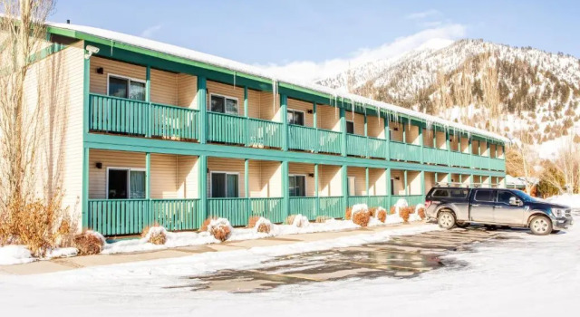 Номер Superior Flying Saddle Resort and Steak House