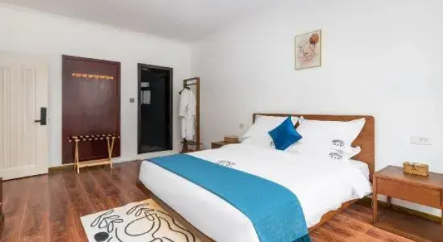 Люкс с 3 комнатами Fanjing Mountain Four Courtyard Homestay