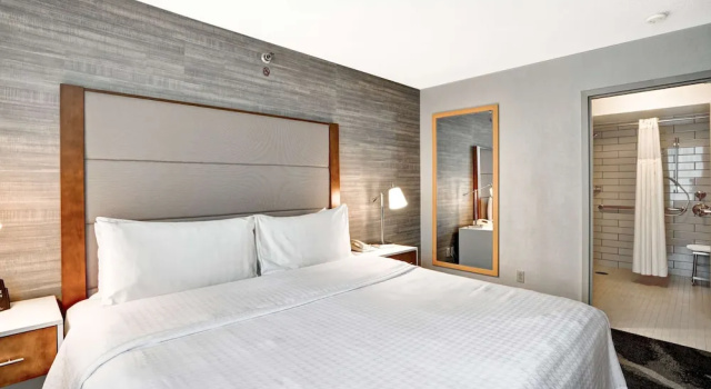 Двухместный люкс Accessible Homewood Suites by Hilton Chicago-Downtown