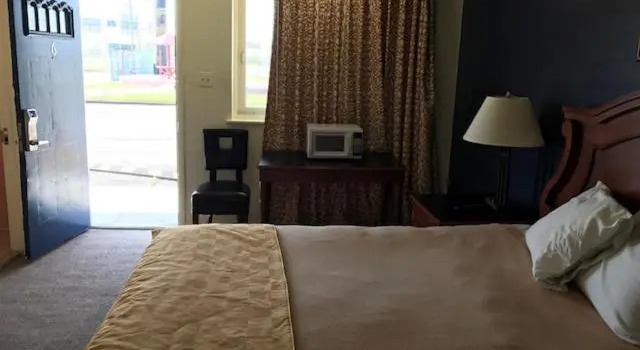 Номер Standard Sunset Inn