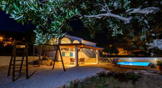 Коттедж Holiday home Trogir flower
