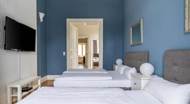 Люкс с 2 комнатами с балконом Limehome Dresden Antonstraße