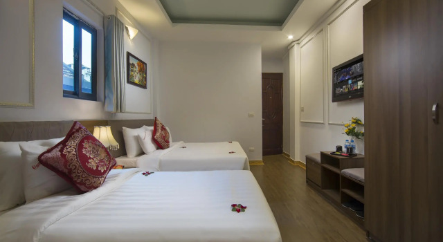 Трёхместный номер Deluxe Hanoi City Gate Hotel