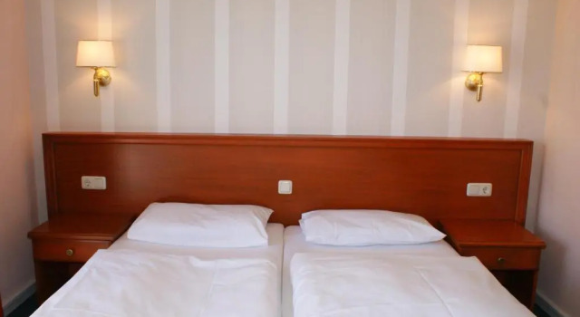 Двухместный номер Standard с балконом Hotel Pension Bellevue