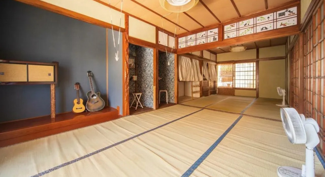 Кровать в общем номере hajimari Naruto Guest House - Hostel