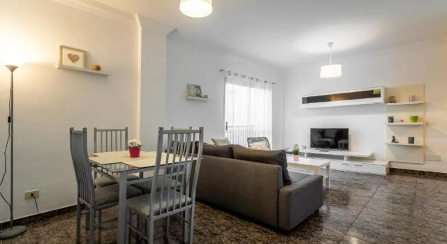 Flatguest Cicer - 3bdr + Balcony + Beach, Boek Hotel Las Palmas Gran Canaria
