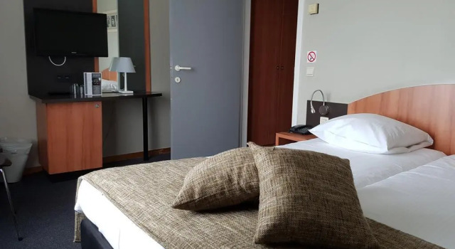 Hotel Apostroff, Rezerwuj Hotel Hotele w Bruksela z parkingiem, Parking