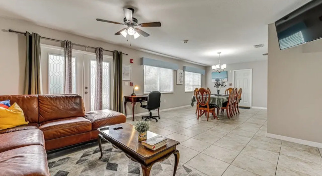 10 Mi to Adventure Island: Home w/ Fenced Yard!, Réserver Hôtel Lutz Floride