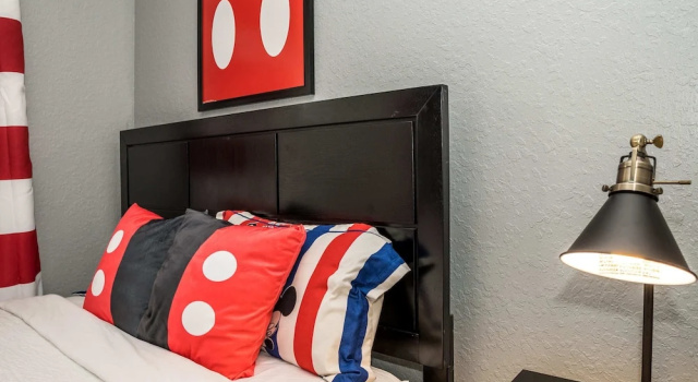 Номер Standard A Disney Themed Home, Just Minutes From CDC Standards! #rwh7728