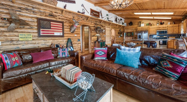 Moon Bear Lodge - Gorgeous Natural Wood Finishes At This Quality Home With Foosball! 3 Bedroom Cabin, Забронировать Отель Биг-Бэар-Сити San Bernardino Mountains