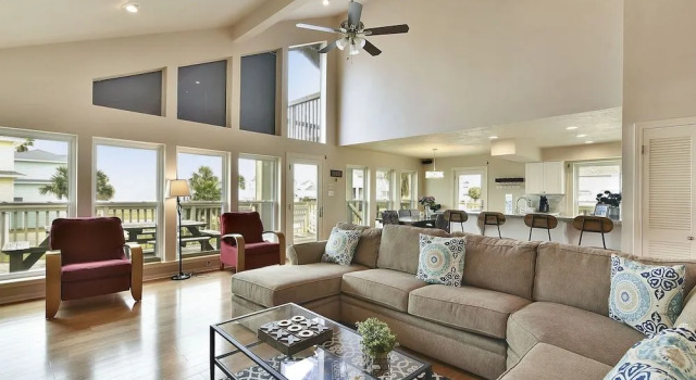 All Decked Out by Ryson Vacation Rentals, Book Feriehus Sommerhuse i Houston, Hytte