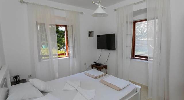 Beachfront House Jovan