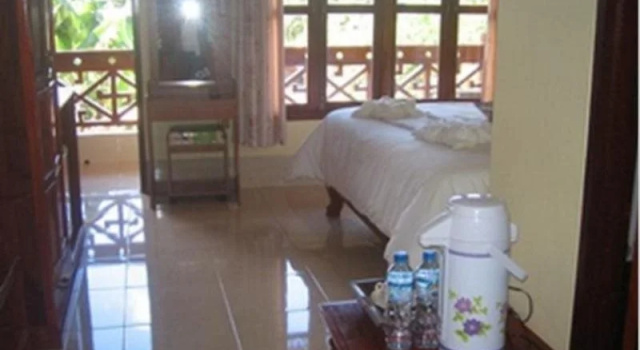 Khampaseuth Hotel, Buchen Sie Hotel Vang Vieng Provinz Vientiane