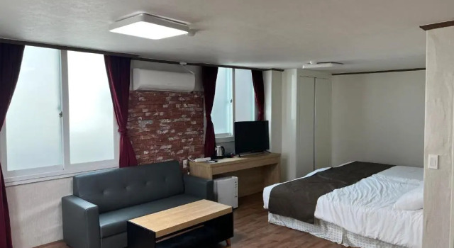Четырёхместный номер Standard Bricks Stay Jeju City & Aiport
