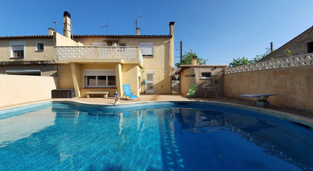 Majestic Holiday Home in Olonzac with Private Pool, Réserver Hôtel Olonzac Canal du Midi