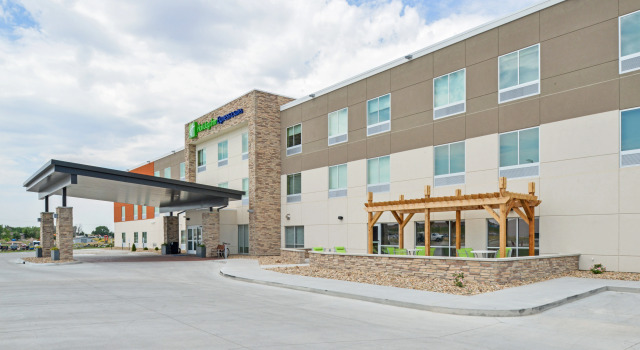 Holiday Inn Express & Suites Chadron by IHG