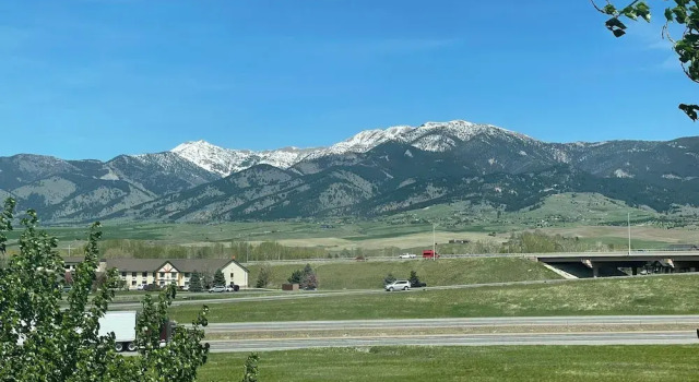 Четырёхместный номер Standard Country Inn & Suites by Radisson, Bozeman, MT