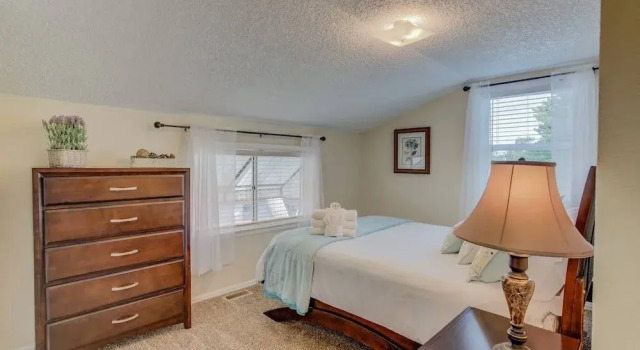 3 Bedroom Downtown with Firepit