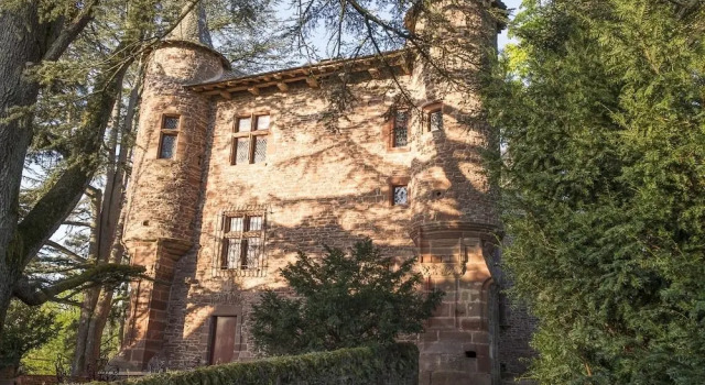 Château de Canac, Varaa Hotelli Onet-le-Chateau Aveyron