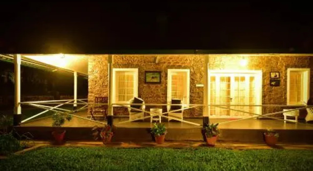Monica Garden Bungalow, Varaa Hotelli Valparai Tamil Nadu