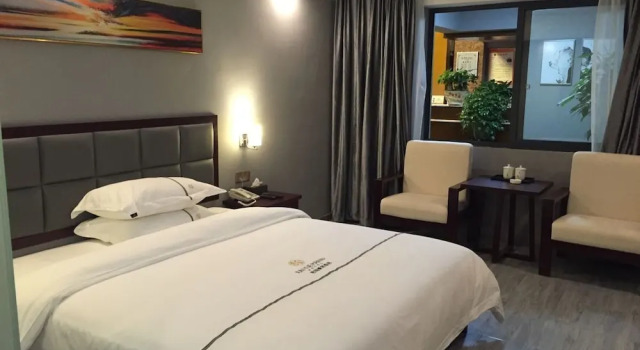 Jun Yue Man Ju Hotel