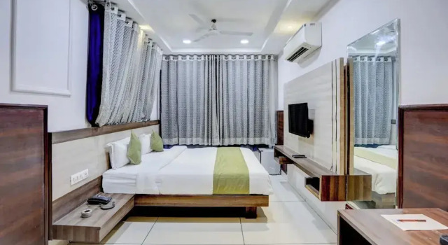 Номер Deluxe The Byke Express - Pishori Inn Pan India Pure Veg Hotel Chain