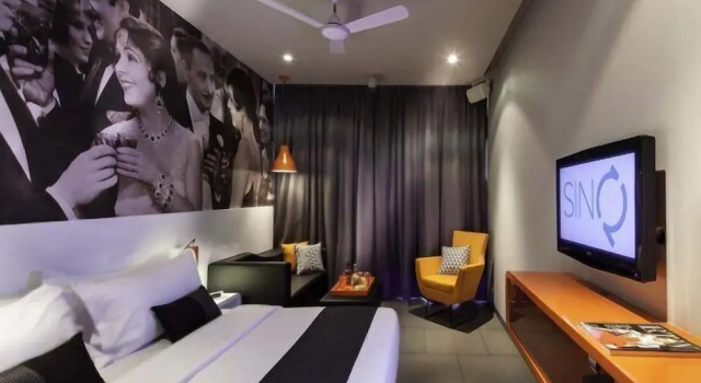 Номер Standard с балконом SinQ Party Hotel - No Male Stags Allowed