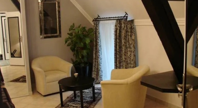 Hostellerie Domaine de Montgivroux, Book Hotel Mondement-Montgivroux 