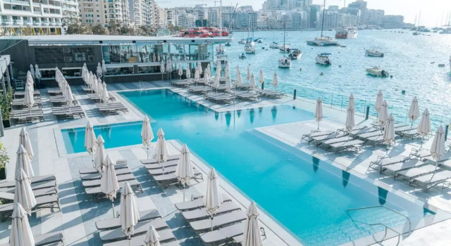 Двухместный клубный номер Standard Bayview Hotel by ST Hotels