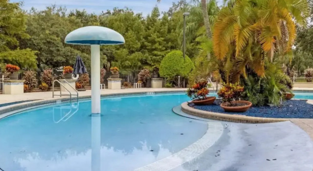 Коттедж Luxury 4 BDR House Near Disney 11105