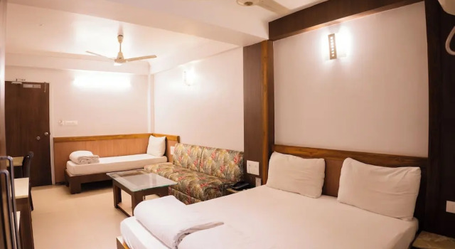Номер Premium Jains Hotel Rajhans