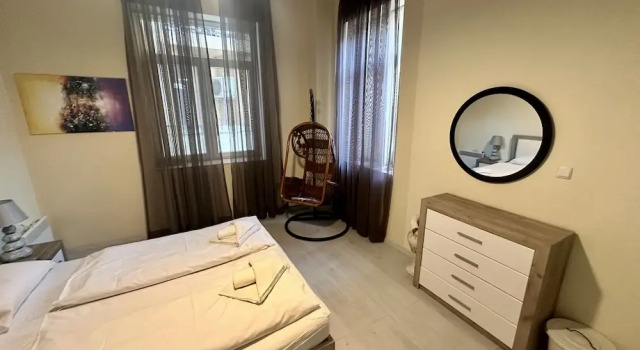 In the heart of Sofia near Vitosha Blvd., Забронировать Отель Отели Софии с парковкой, рядом с Президентство, Парковка