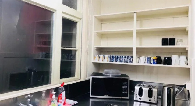 Young Hostel, Забронировать Хостел Отели Окленда с парковкой, Парковка