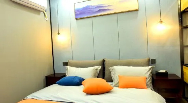 Двухместный люкс Luxury Kunming Xinanyue Hotel (High-speed Railway South Station University Town)