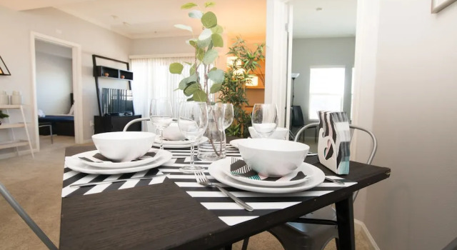 West Hollywood Deluxe Suites, Забронировать Отель Отели Лос-Анджелеса с парковкой, рядом с Albertson Wedding Chapel, Парковка