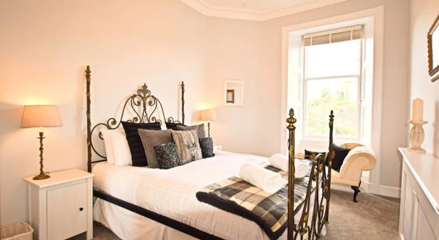 Jeffrey Street Apartment: Heart of the Old Town, Забронировать Апартаменты/квартира Старый город Эдинбург, рядом с Национальный музей Шотландии