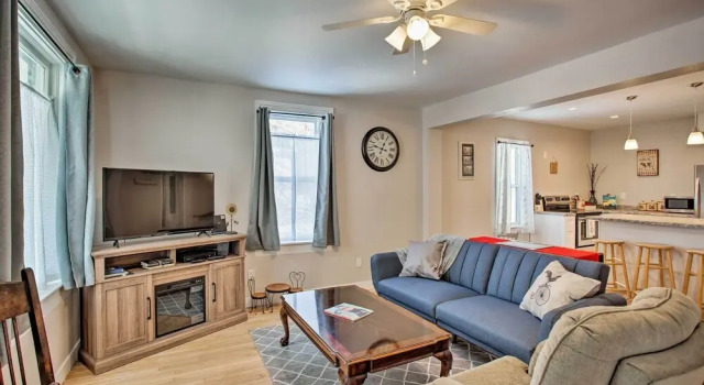 Family-friendly Menomonie Retreat: Walk to Town!, Reserva ahora Apartamento Menomonie Wisconsin