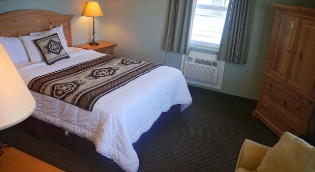 Standard Suite Rugged Country Lodge