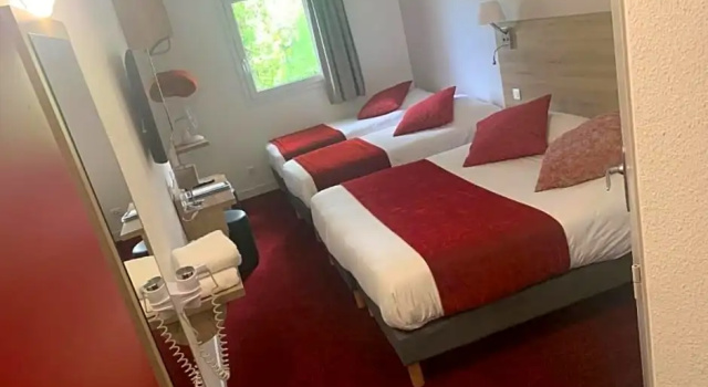 Четырёхместный семейный номер Standard The Originals City, Hôtel Nîmes Costières