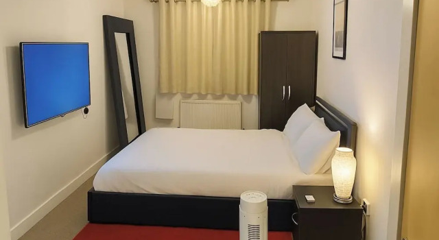 4 Guests - Petok - Parking - 35min Central London, Varaa Huoneisto Asunnot kohteessa Merseyside, Huoneisto