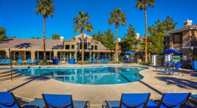 Safe, Quiet & Gorgeous Home 15 Minutes to Strip!
