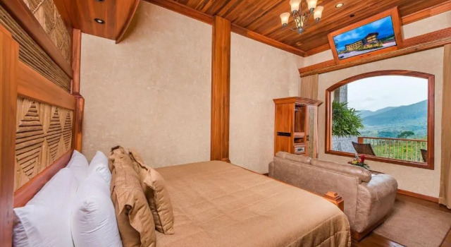 Люкс Premier с 3 комнатами The Springs Resort & Spa at Arenal