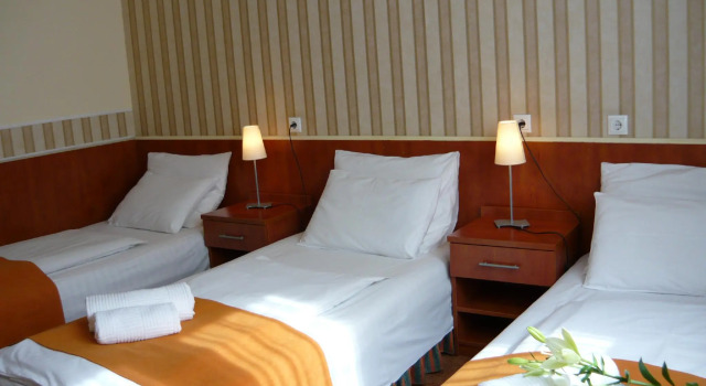 Трёхместный номер Atlantic Hotel