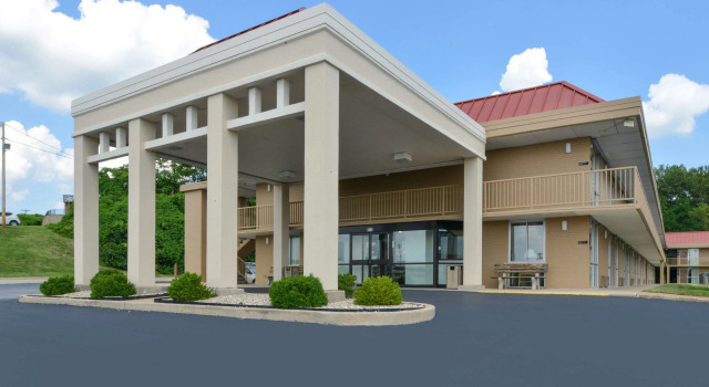 Americas Best Value Inn - Collinsville / St. Louis, Buchen Sie Gasthaus Hotels in Collinsville mit Parkplatz, Parkplätze