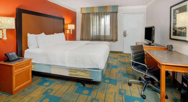 Двухместный номер Standard La Quinta Inn & Suites by Wyndham Irvine Spectrum