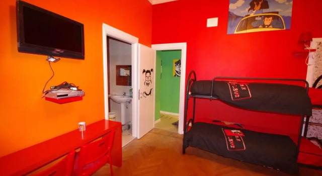 Кровать в общем номере Comics Guesthouse Hostel