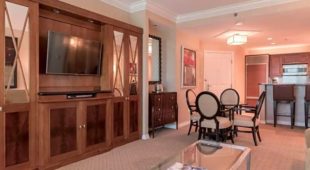 True 1BR Balcony Suite with Strip View at MGM Signature, Book Lejlighedshotel Apart-hoteller i Paradise., Lejlighedshotel